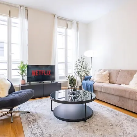 Cozy & Chic In Montorgueil - 4 Guests * باريس